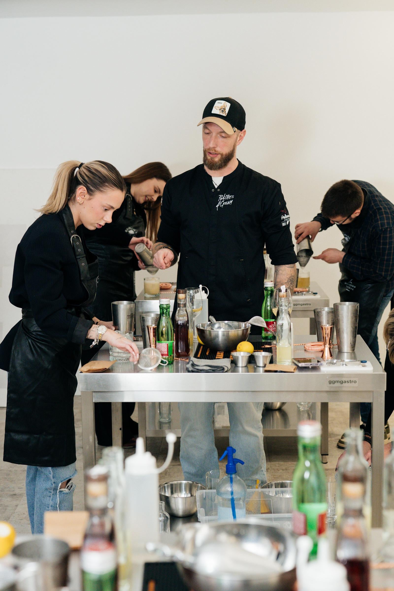 Peaches Unplugged: How to host like a Pro