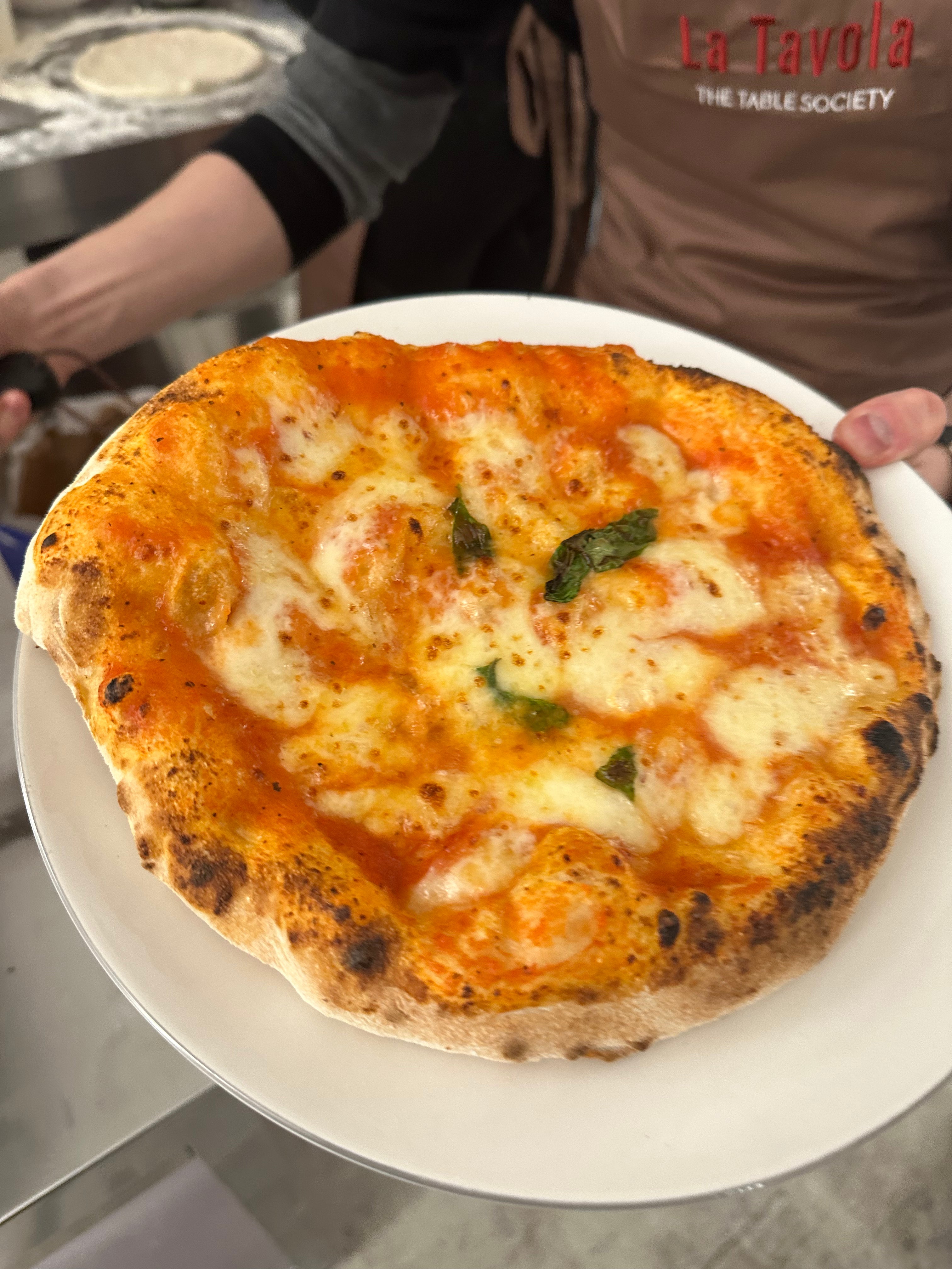 Pizza svježa iz pećnice